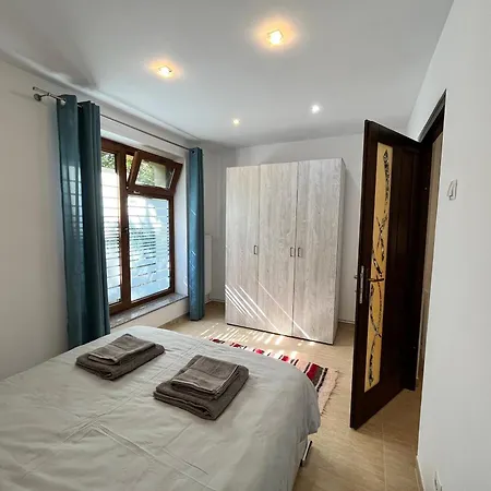 Younique Apartament Booking * ブラショフ
