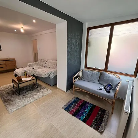Younique Apartament Booking *